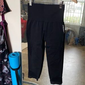 Gymshark high waist black woven design capris S